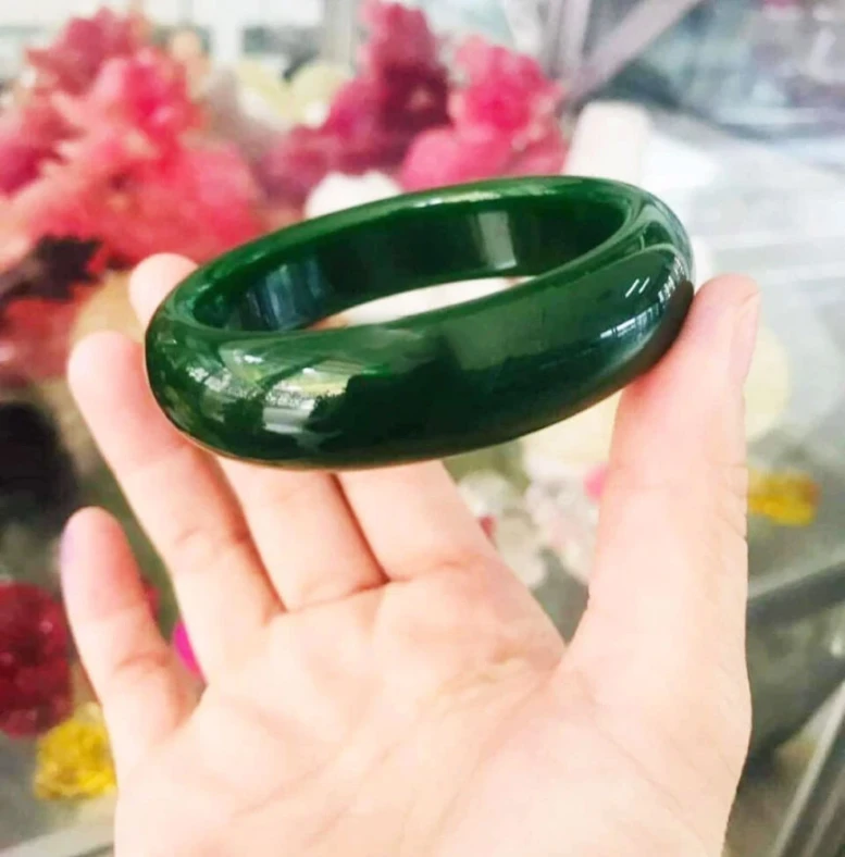 Vòng tay đá ngọc bích Nephrite tự nhiê